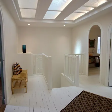 Villa Magnifique Avec Garage En Plein Centre De