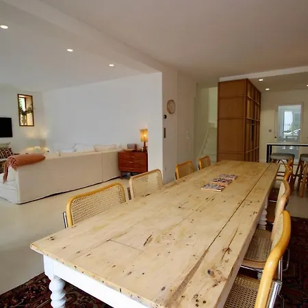 Villa Magnifique Avec Garage En Plein Centre De *