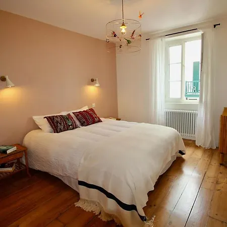 Magnifique Avec Garage En Plein Centre De Biarritz