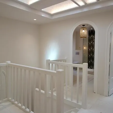 Magnifique Avec Garage En Plein Centre De Villa Biarriz