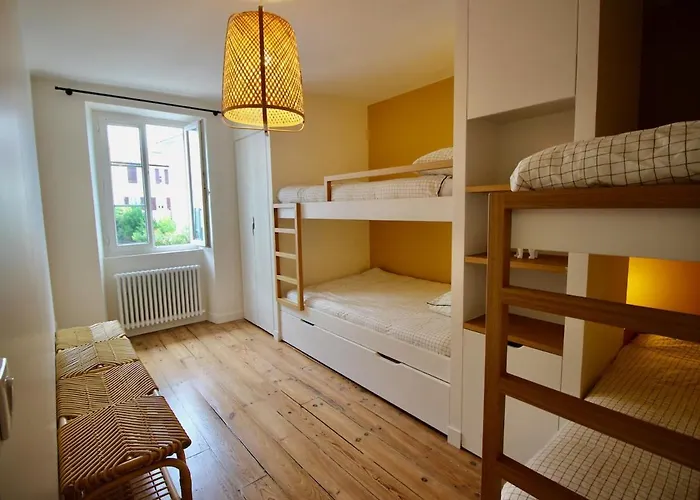 Villa Magnifique Avec Garage En Plein Centre De