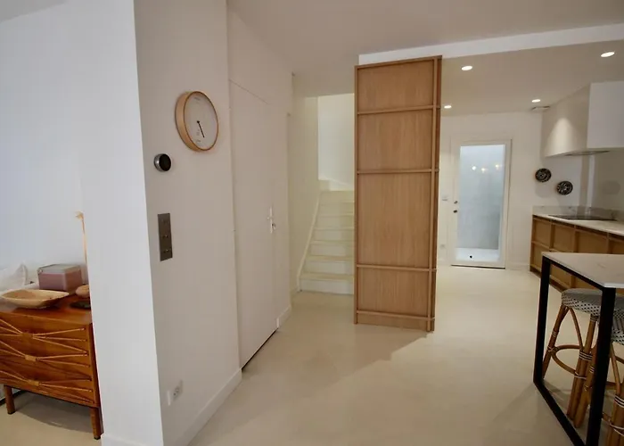 Villa Magnifique Avec Garage En Plein Centre De *